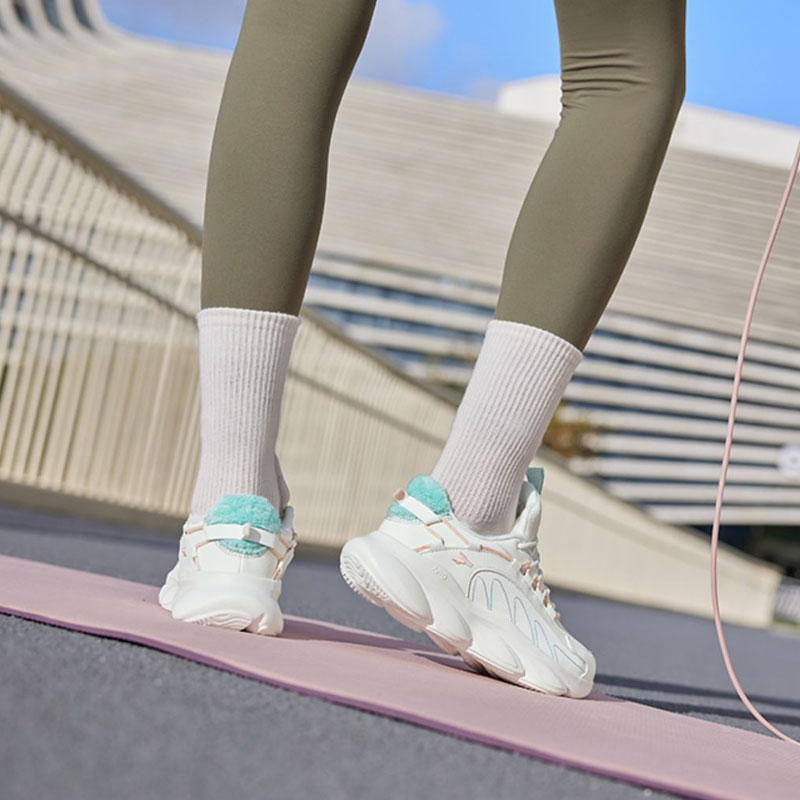 361° Spirit Fox Slip Resistant Low Top Winter Padded Running Shoes Women's White Green купить в интернет-магазине Yoocart с быстрой доставкой по России.