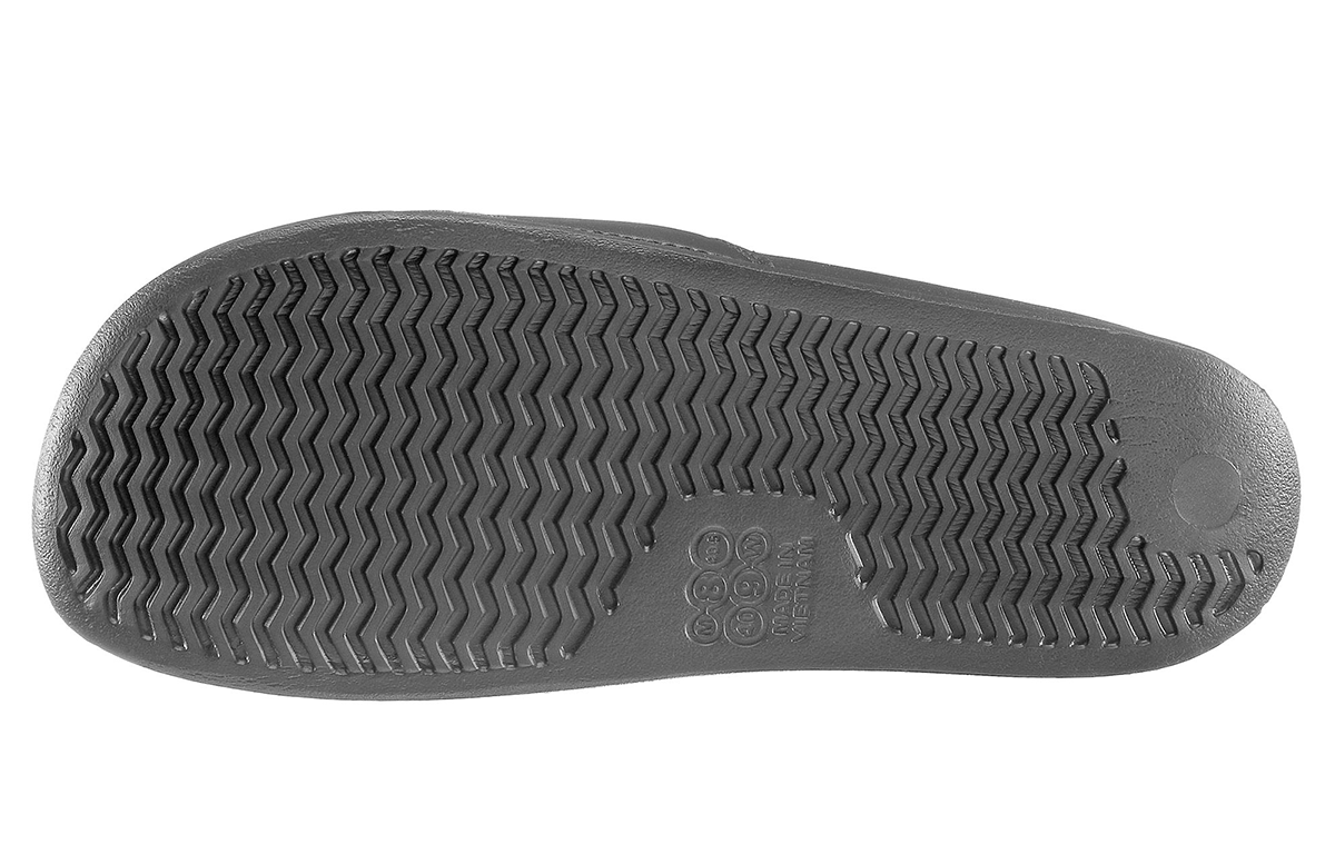 Reebok Classic Black Slippers купить в интернет-магазине Yoocart с быстрой доставкой по России.