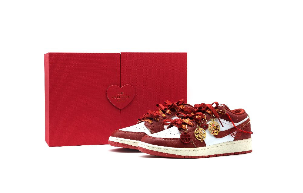 Jordan Air Jordan 1 Cushioning, Slip Resistant, And Abrasion Resistant Low Top Vintage Basketball Shoes Women's Red