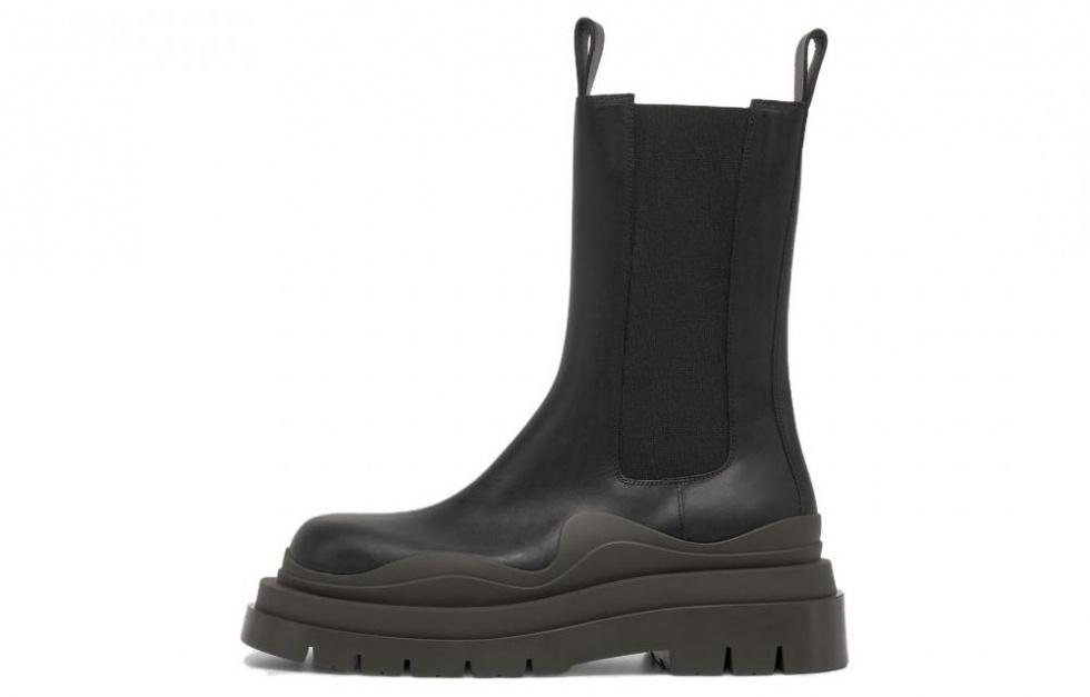 Bottega Veneta Tire Chelsea BV Crew Chelsea Boots Women's Black Brown