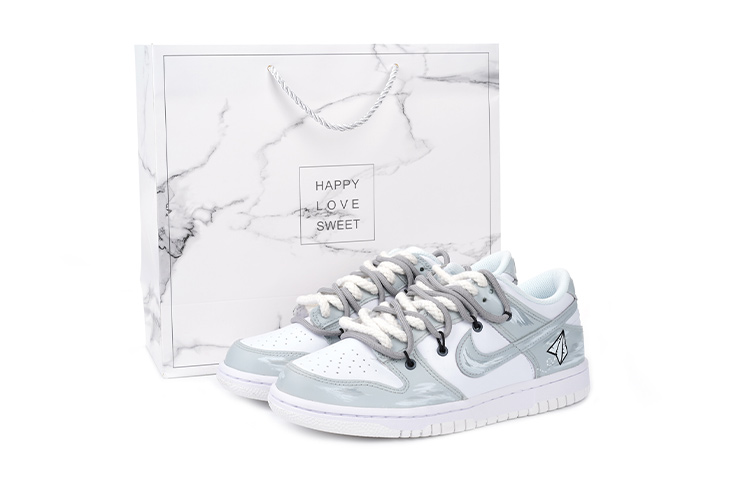 Nike Dunk Slip Resistant, Abrasion Resistant, Lightweight Low Top Skateboard Shoes GS Gray White