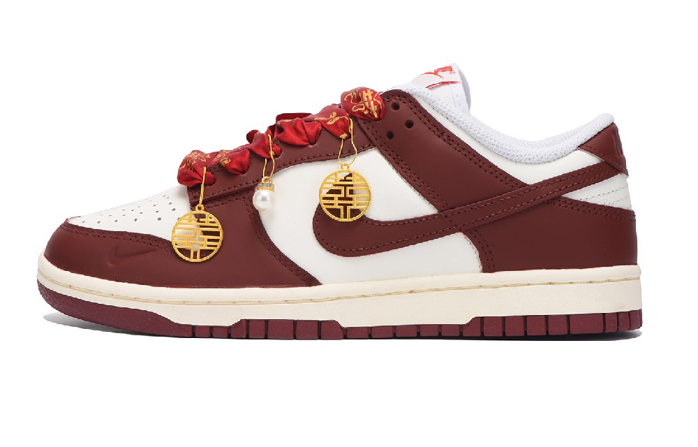 Nike Dunk Anti-Slip And Wear-Resistant Lightweight Low-Top Skateboard Shoes Women's True Red