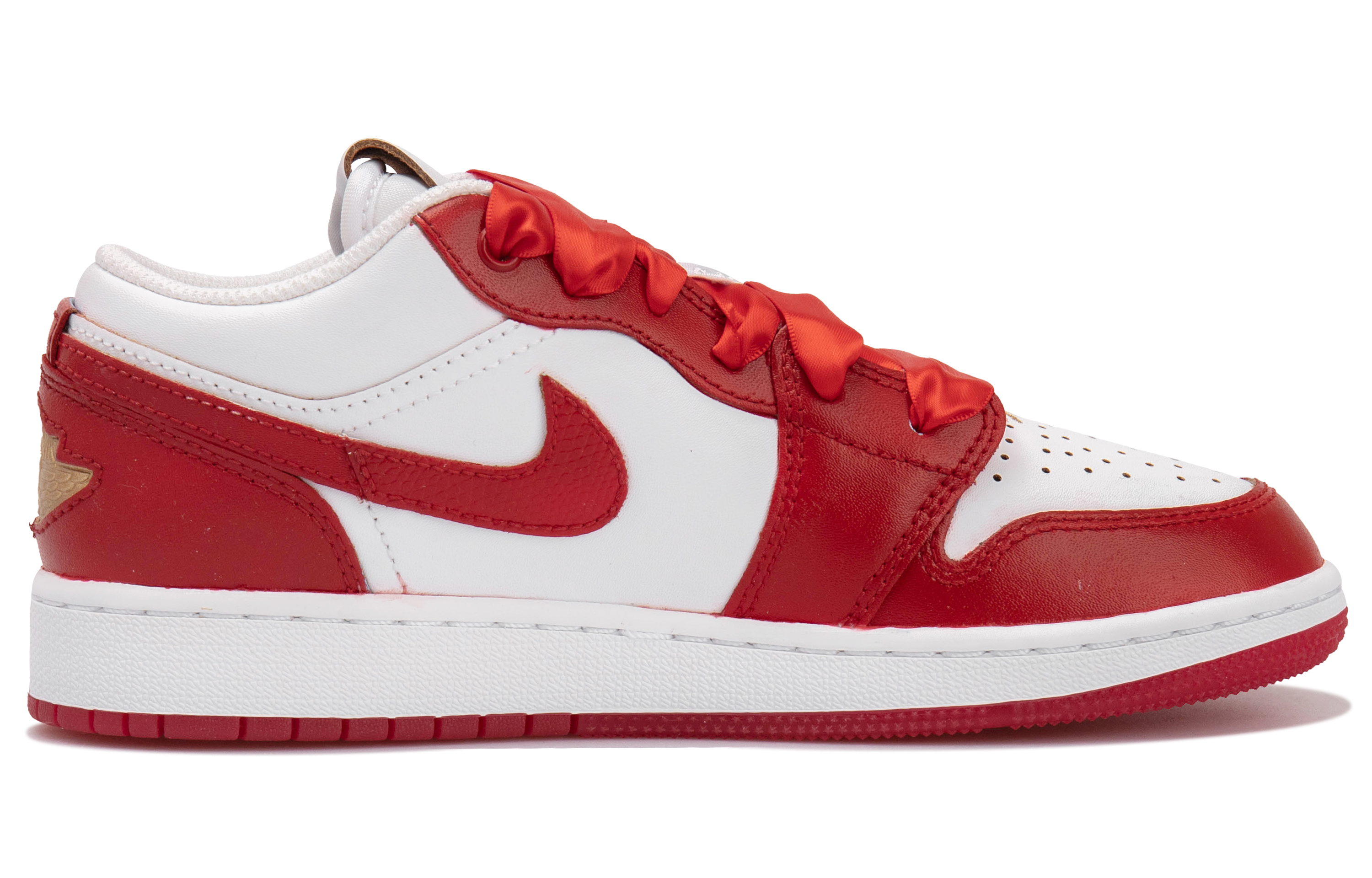 Jordan Air Jordan 1 Low Top Vintage Basketball Shoes Women's White Red купить в интернет-магазине Yoocart с быстрой доставкой по России.