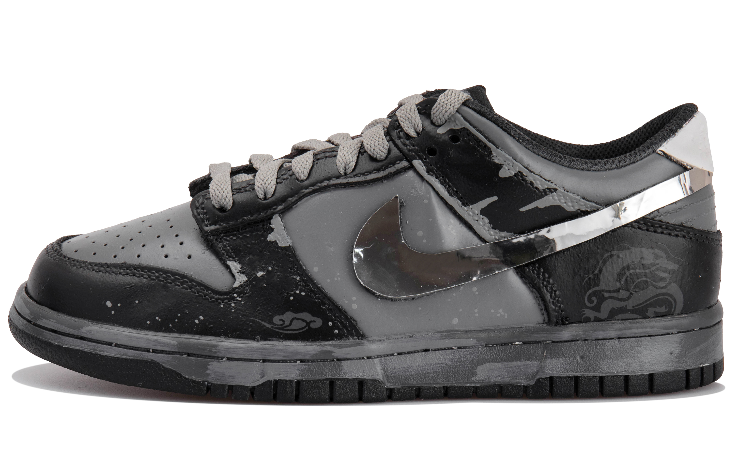 Nike Dunk Low Top Skateboard Shoes GS Black Gray купить в интернет-магазине Yoocart с быстрой доставкой по России.