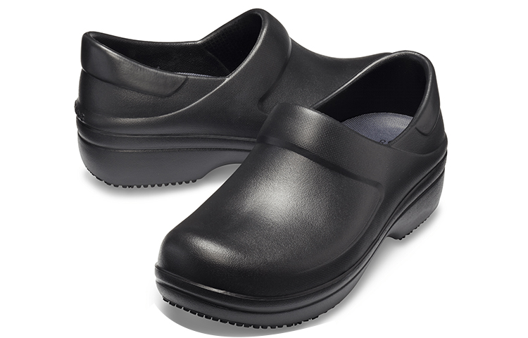 Crocs Closed Toe Slippers Women's купить в интернет-магазине Yoocart с быстрой доставкой по России.