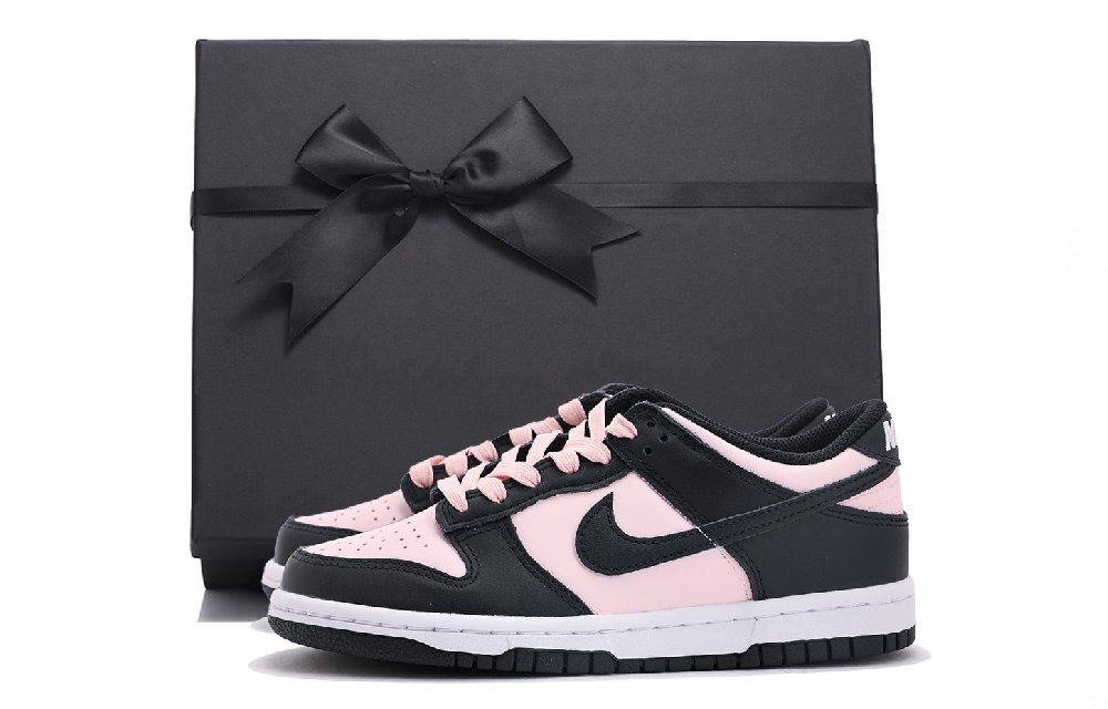 Nike Dunk Coverage Slip Resistant And Abrasion Resistant Low Top Skateboard Shoes Unisex Pink