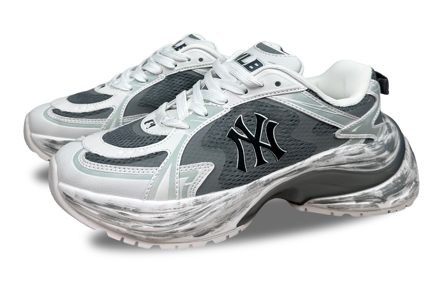 MLB New York Yankees Cushioning And Breathable Low Top Casual City Commute Running Shoes Unisex Gray купить в интернет-магазине Yoocart с быстрой доставкой по России.