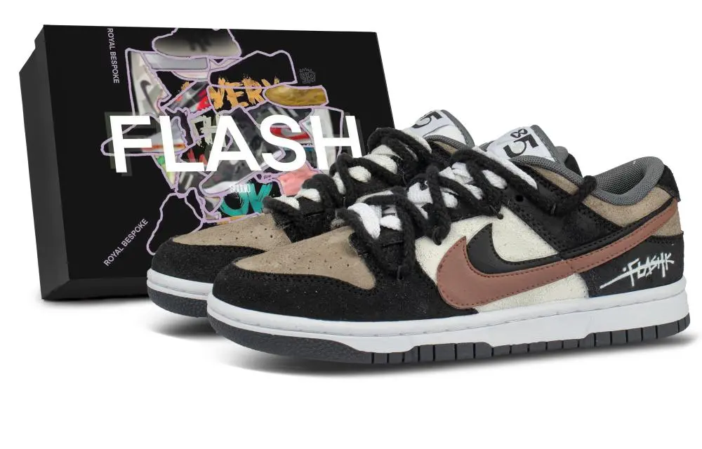 Nike Dunk Club, Box Low top Skateboard Shoes Women's Black Brown