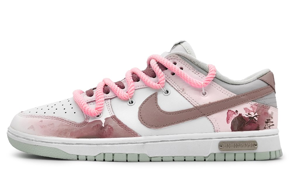 Nike Dunk Anti-Slip And Wear-Resistant Lightweight Low-Top Skateboard Shoes Women's Light Pink
