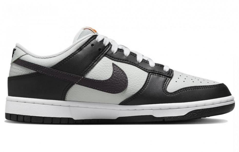 Nike Dunk Low 'Black Total Orange Mini Swoosh' купить в интернет-магазине Yoocart с быстрой доставкой по России.