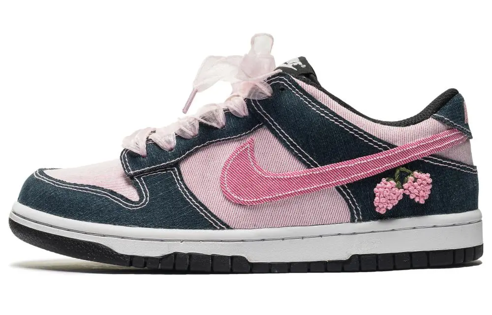 Nike Dunk Low top Skateboard Shoes Women's