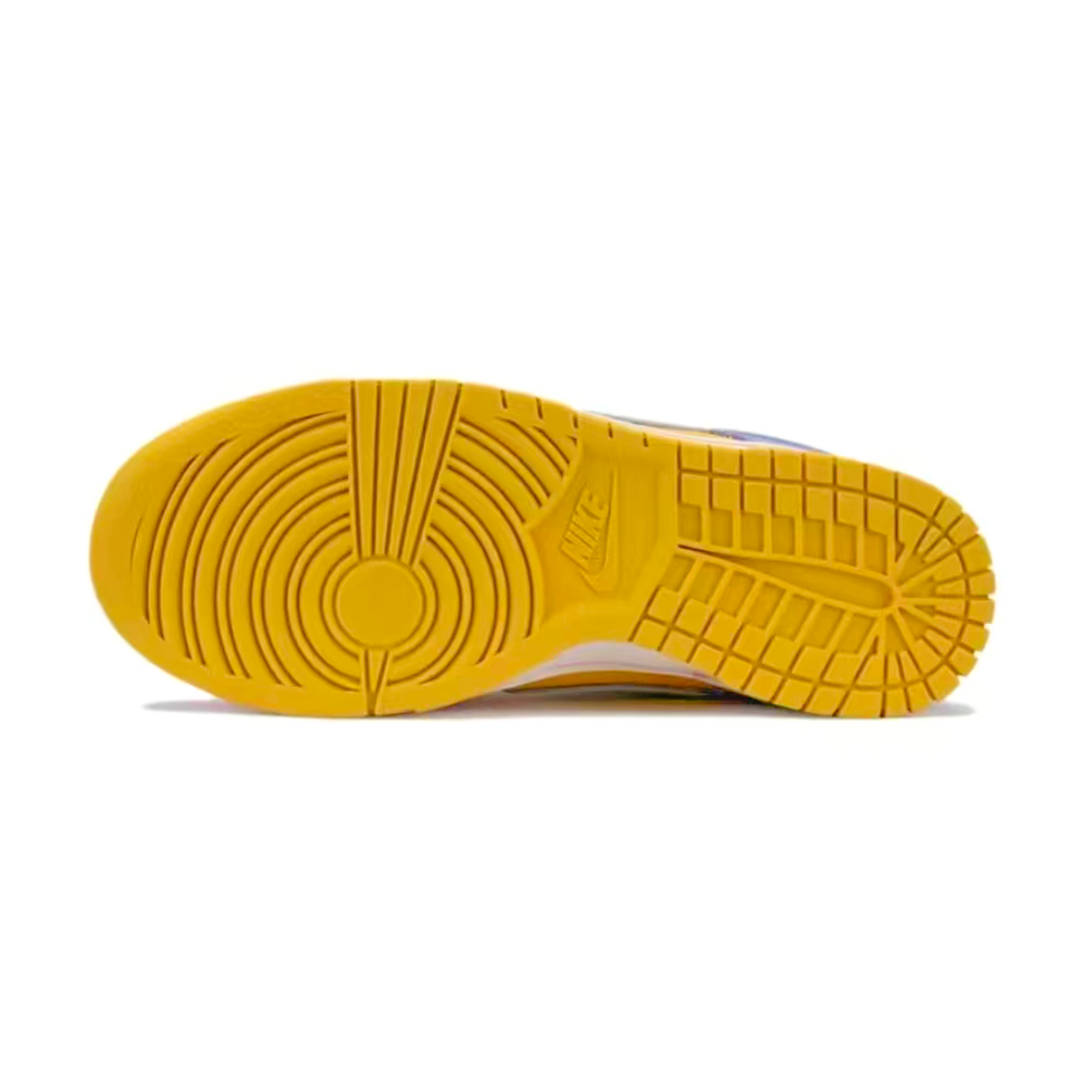 Nike Dunk Low Top Skateboard Shoes Women's Pink White купить в интернет-магазине Yoocart с быстрой доставкой по России.