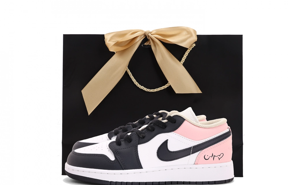 Jordan Air Jordan 1 Abrasion Resistant Coverage Low top Vintage Basketball Shoes Women's Black Pink