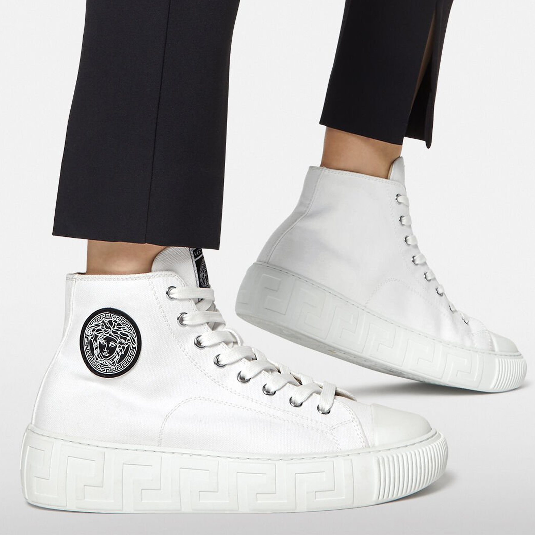 VERSACE Canvas Shoes Women's High top White купить в интернет-магазине Yoocart с быстрой доставкой по России.