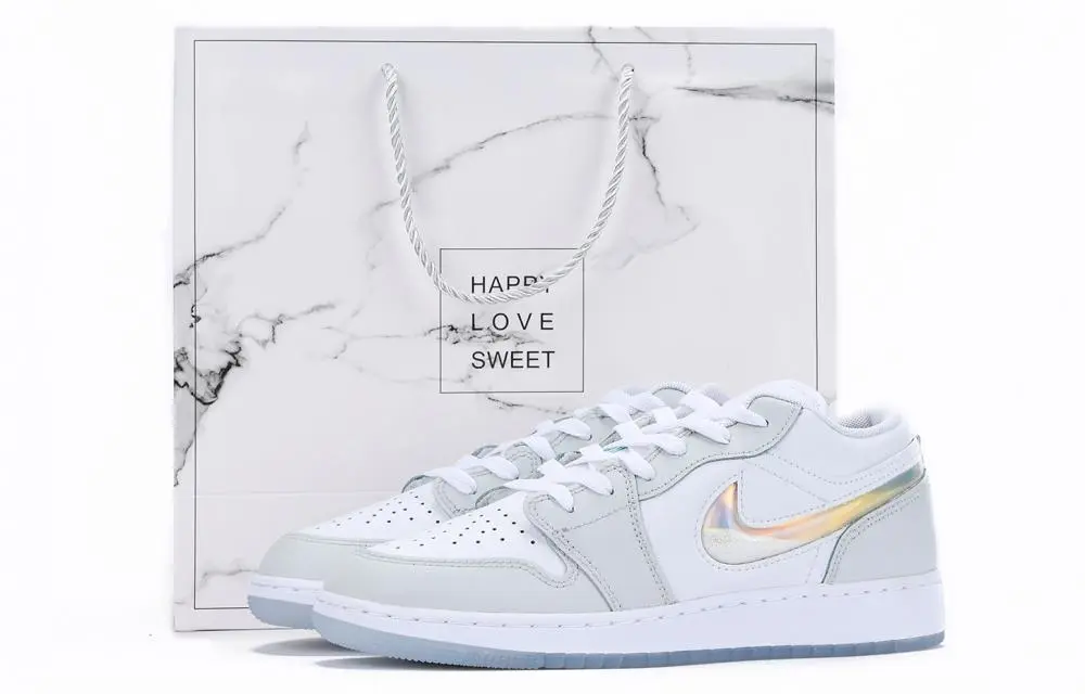 Jordan Air Jordan 1 Chestnut Anti-Slip And Wear-Resistant Coverage Low-Top Vintage Basketball Shoes Women's White Gray