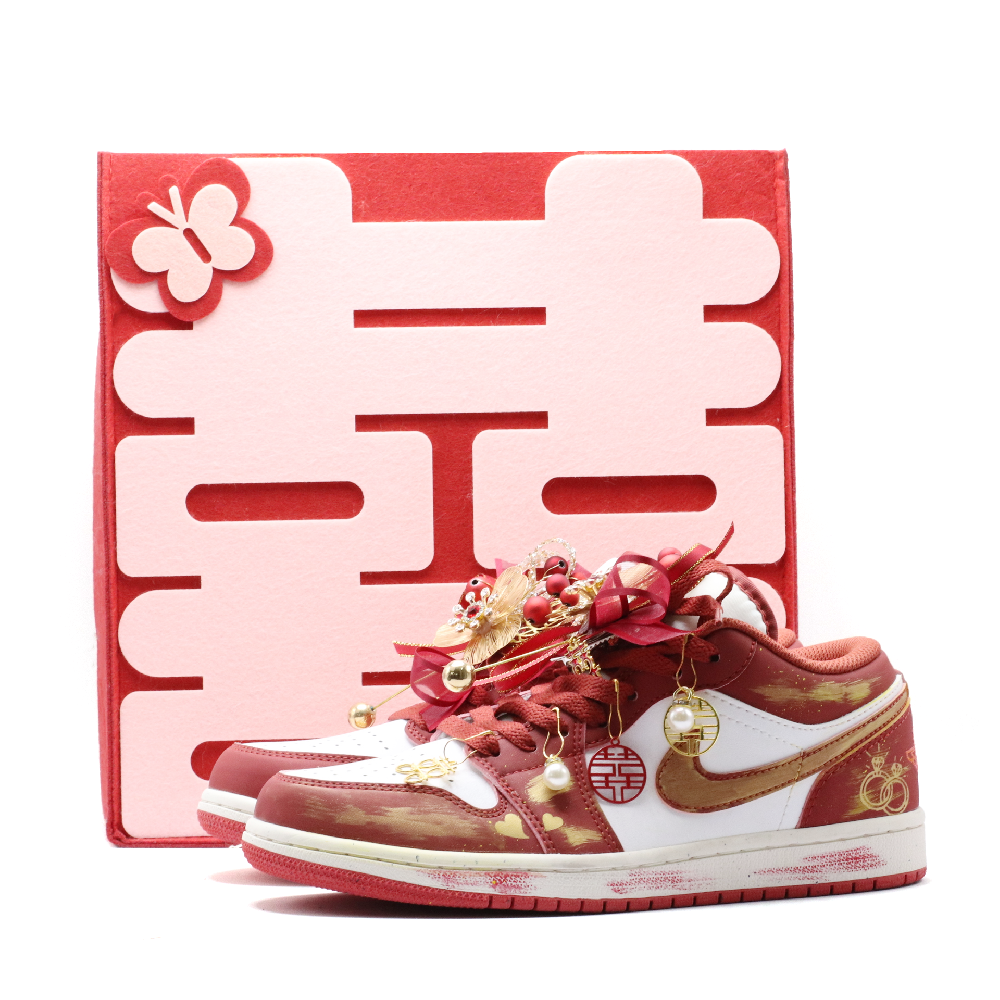 Jordan Air Jordan 1 Abrasion Resistant Low Top Vintage Basketball Shoes Women's Red White