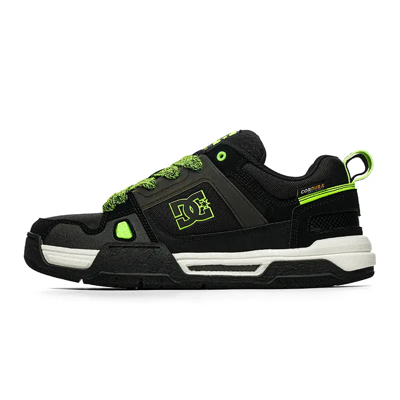 DC Shoes STAG Low top Skateboard Shoes Men's