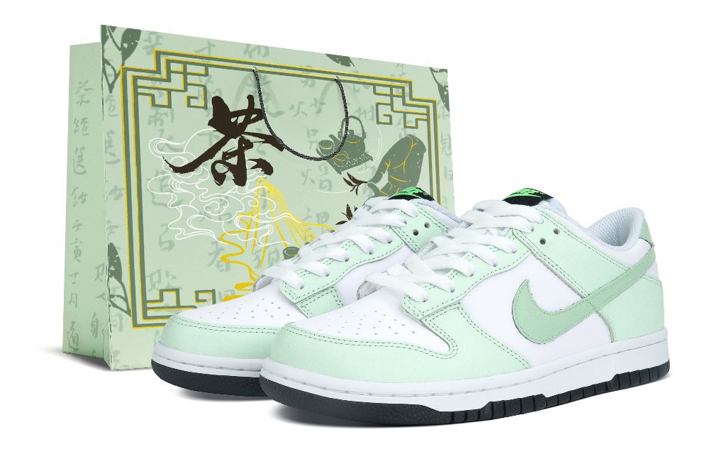Nike Dunk Low-Top Skateboard Shoes Women's Green White
