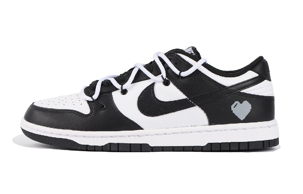 Nike Dunk Low Low-Top Skateboard Shoes GS Black White
