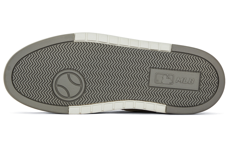 MLB New York Yankees Slip Resistant High top Skateboard Shoes Unisex Light Gray