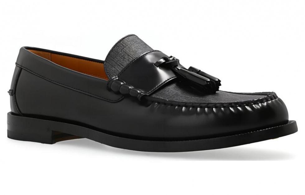 GUCCI Tassel-detail GG Canvas Loafers купить в интернет-магазине Yoocart с быстрой доставкой по России.