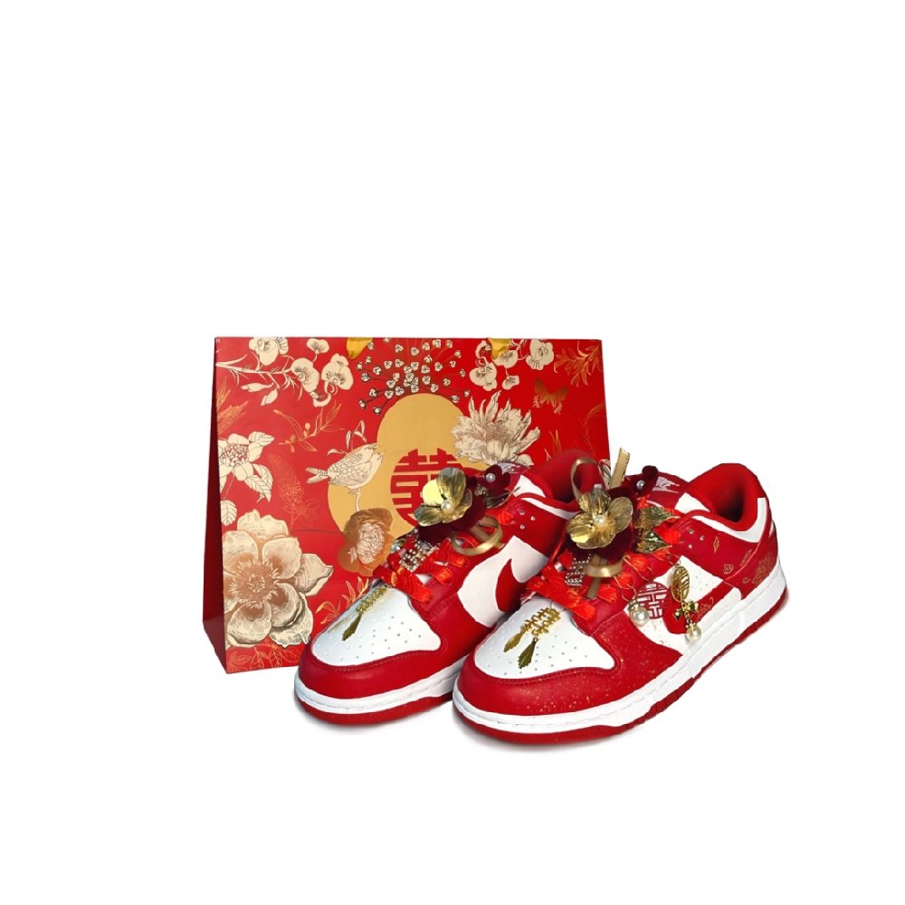 Nike Dunk Abrasion Resistant Low Top Skateboard Shoes Women's White Red