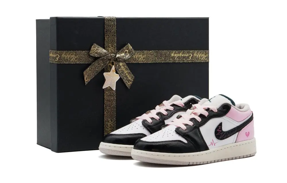 Jordan Air Jordan 1 Cushioning, Wear Resistant Low top Vintage Basketball Shoes Unisex Black White Pink