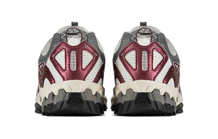 New Balance 610 Crimson