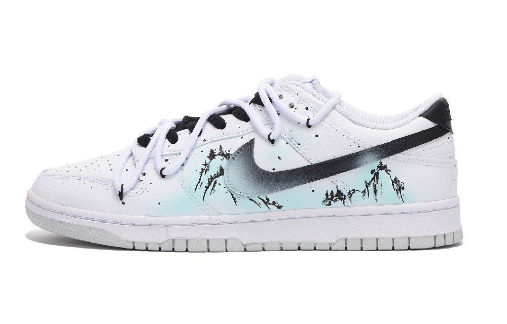 Nike Dunk Low Top Skateboard Shoes GS Black White