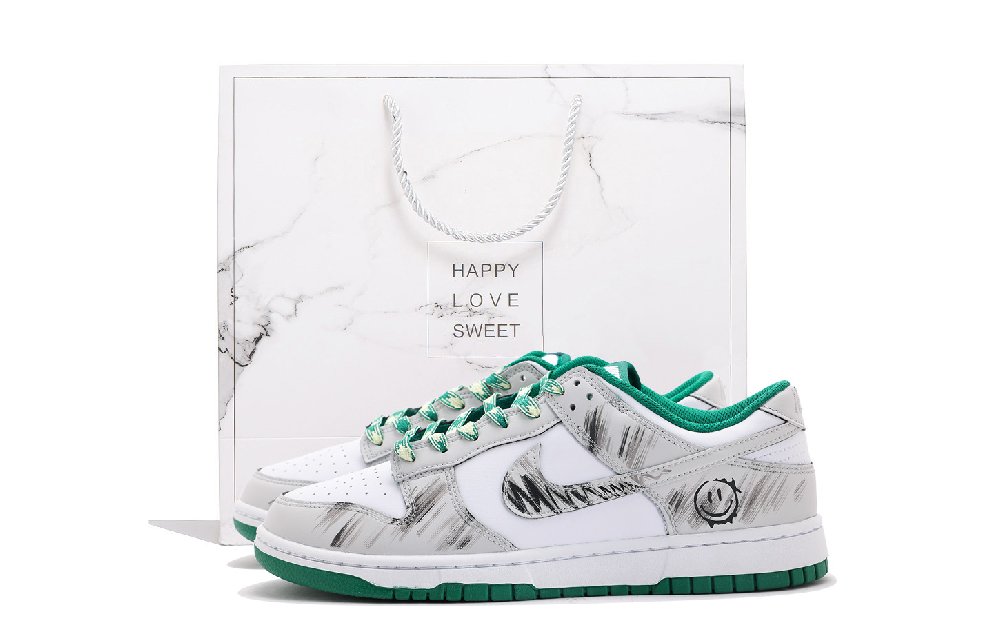 Nike Dunk Low Top Skateboard Shoes Men's White Green