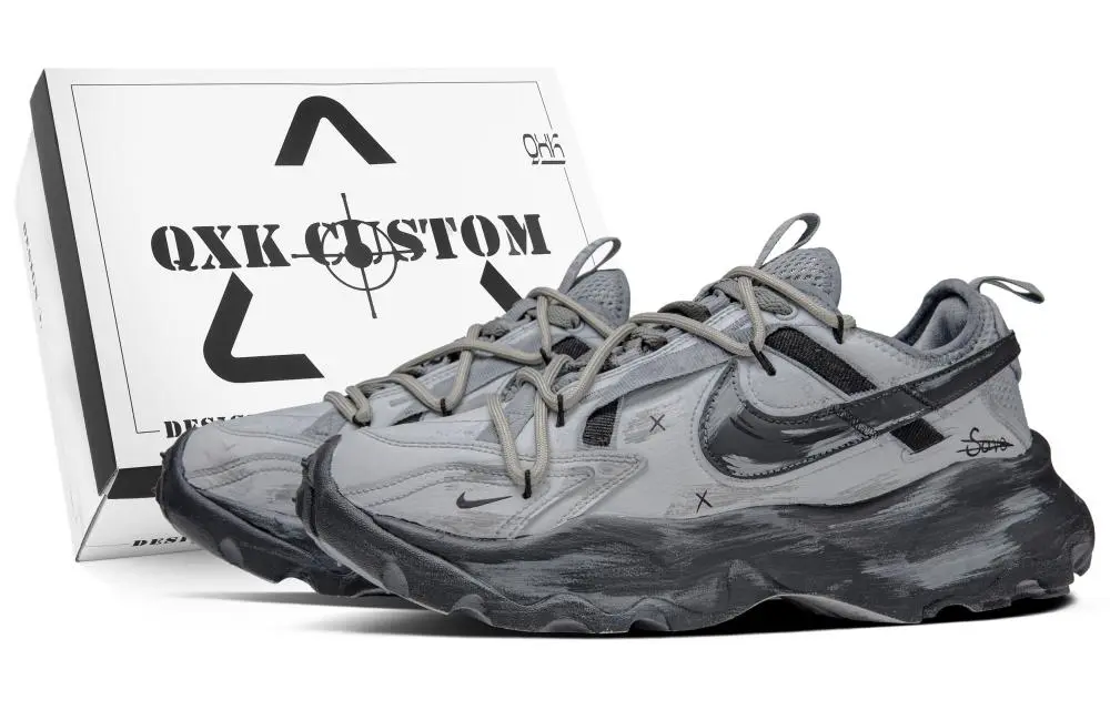 Nike TC 7900 Urban Mist, Box Abrasion Resistant Low Top Chunky Sneakers Women's Gray Black