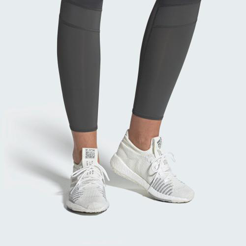 Adidas Pulseboost Hd Core White Women's купить в интернет-магазине Yoocart с быстрой доставкой по России.