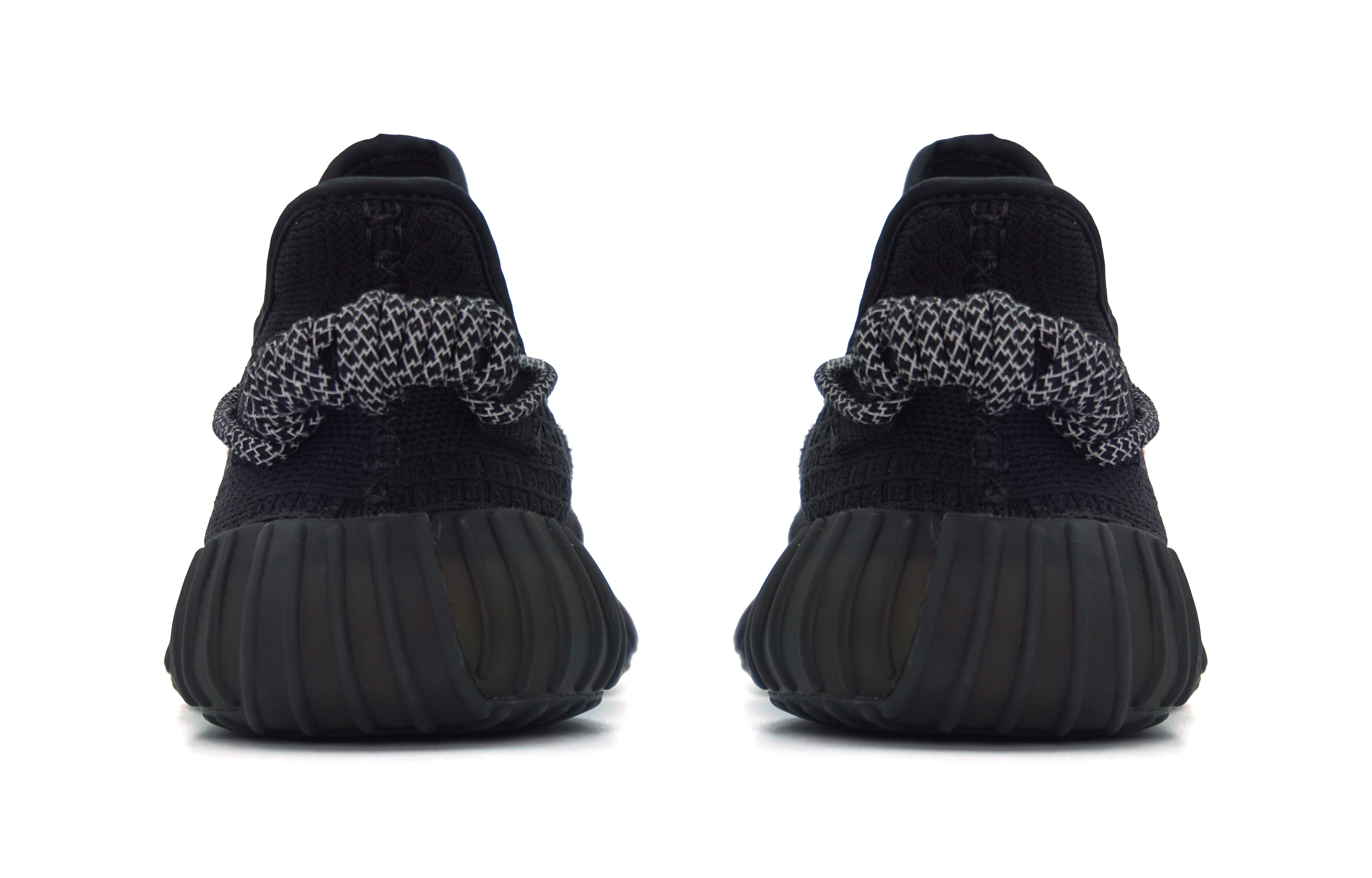 Adidas Originals Yeezy Boost 350 V2 Low Top Casual Shoes Unisex Black купить в интернет-магазине Yoocart с быстрой доставкой по России.