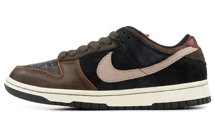 Nike Sb Dunk Low Strummer