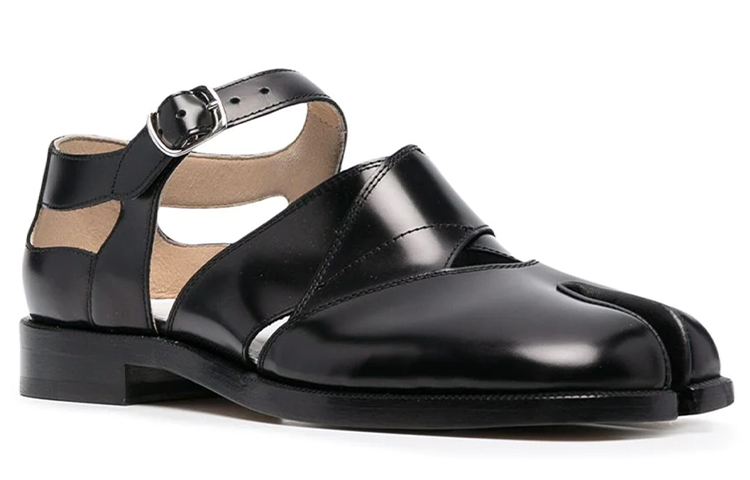 Maison Margiela Tabi Cut out Leather Sandals Women's купить в интернет-магазине Yoocart с быстрой доставкой по России.