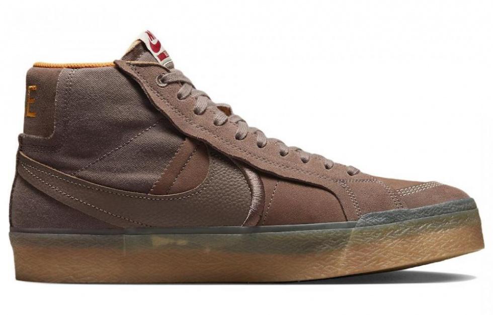 Nike Sb Zoom Blazer Mid Prm Plus Plum Eclipse Gum купить в интернет-магазине Yoocart с быстрой доставкой по России.
