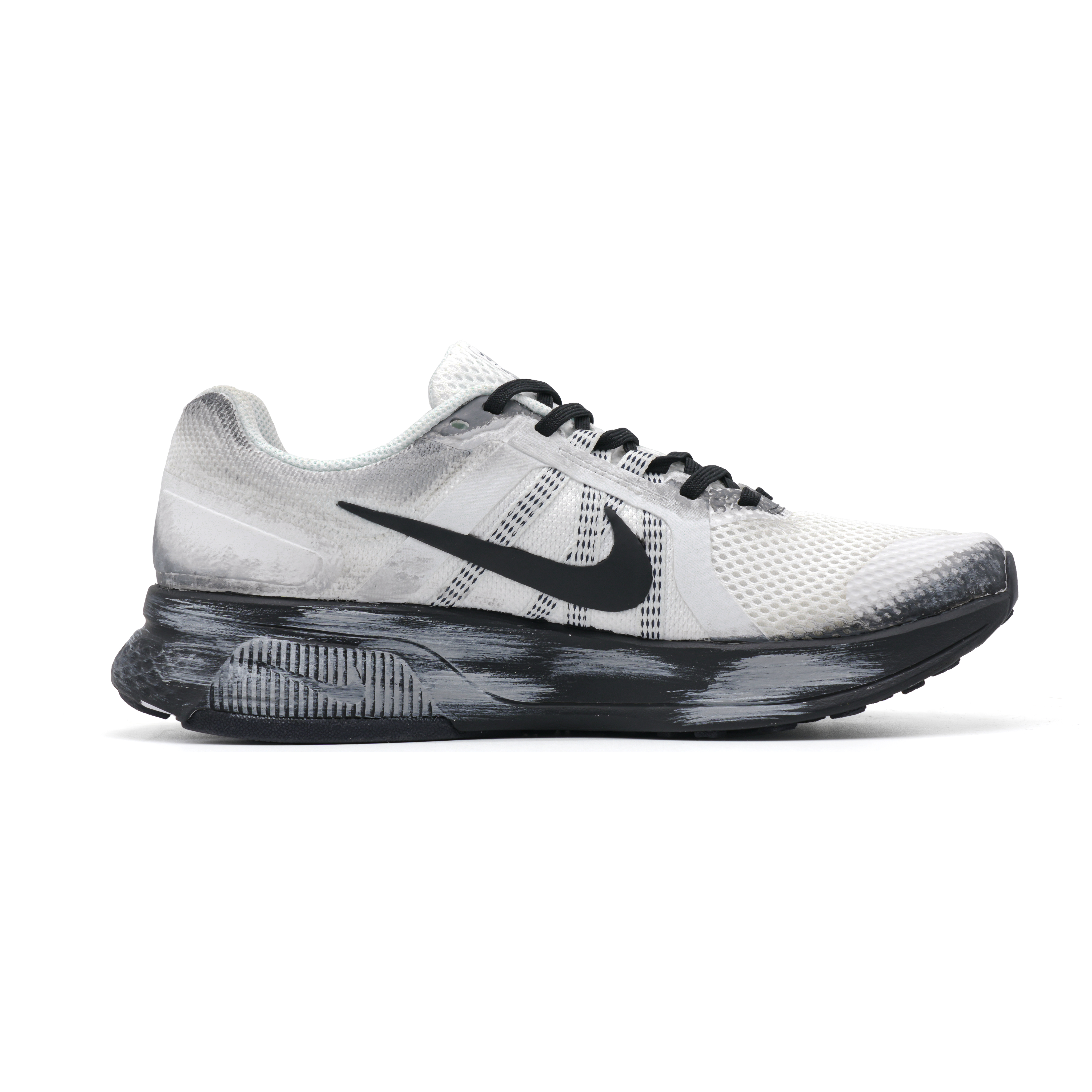 Nike Coverage  Abrasion Resistant, Breathable Low top Casual Running Shoes Men's Black White