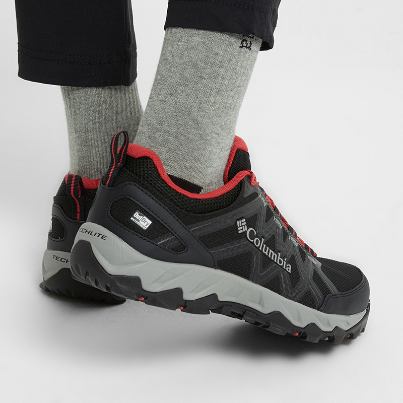 Columbia Hiking / Trekking Shoes Women's Low-Top Black/Red
