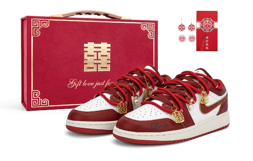 Jordan Air Jordan 1 Low-Top Vintage Basketball Shoes Women's White Red