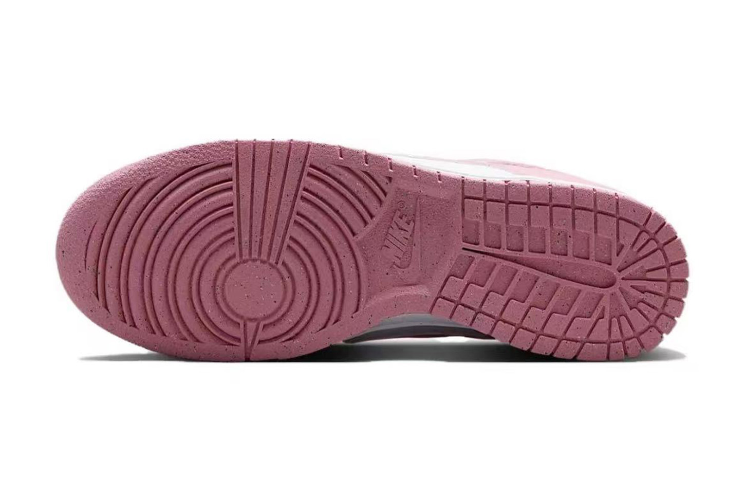 Nike Dunk Abrasion Resistant Low Top Skateboard Shoes Women's Pink White купить в интернет-магазине Yoocart с быстрой доставкой по России.