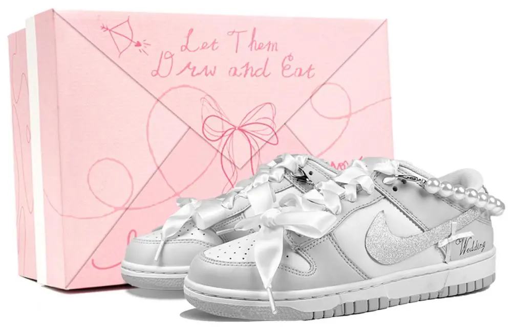 Nike Dunk Cherished Vow, Footprint Creation Abrasion Resistant Low top Skateboard Shoes Women's Light Gray