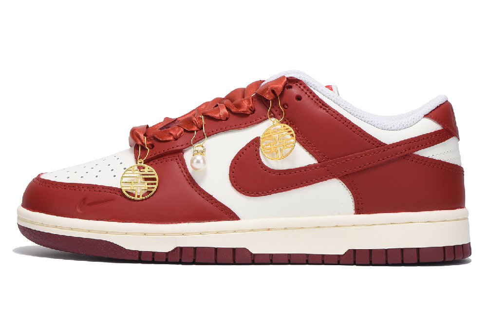 Nike Dunk Anti-Slip Wear-Resistant Low-Top Skateboard Shoes Women's Red White