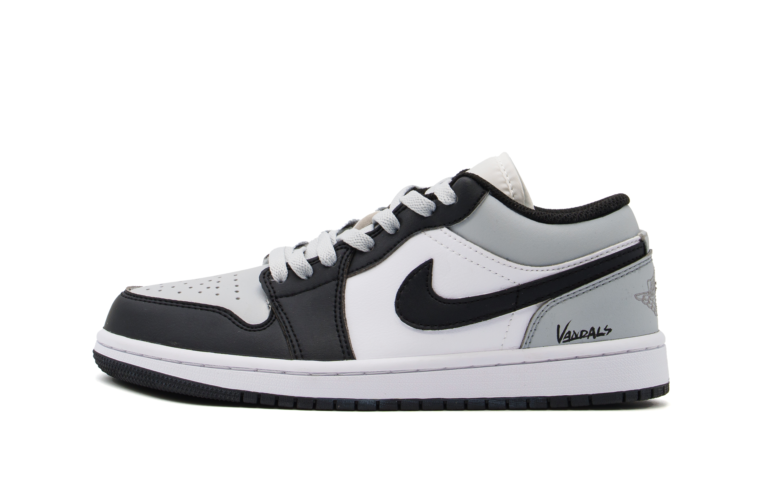 Jordan Air Jordan 1 Abrasion Resistant Low top Skateboard Shoes Unisex Black Gray