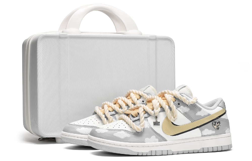 Nike Dunk Low-Top Skateboard Shoes Men's Gray White