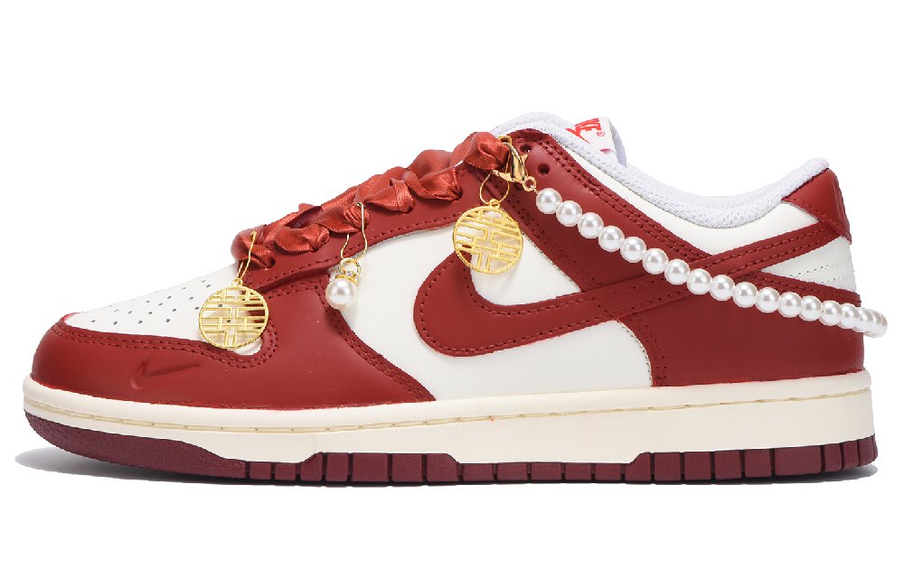 Nike Dunk Anti-Slip Wear-Resistant Low-Top Skateboard Shoes Women's Red White