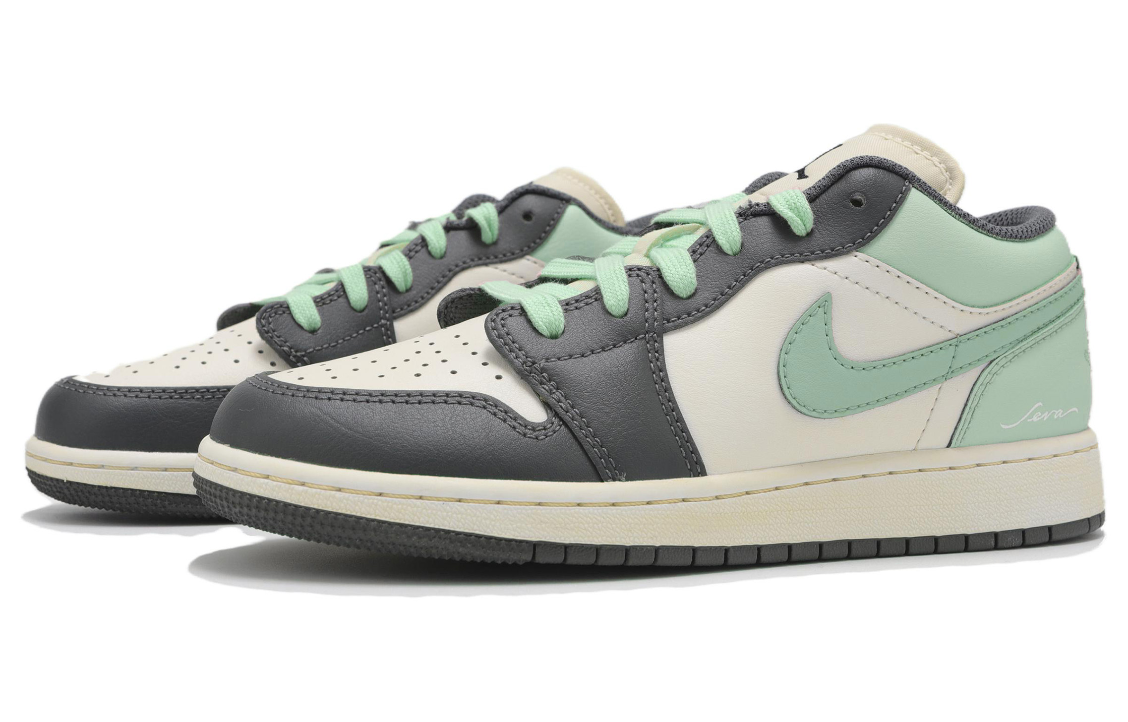 Jordan Air Jordan 1 Low Top Vintage Basketball Shoes Unisex Light Green купить в интернет-магазине Yoocart с быстрой доставкой по России.