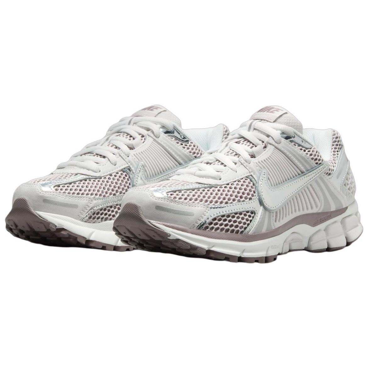 Nike Zoom Vomero 5 Metallic Silver Platinum Violet Women's купить в интернет-магазине Yoocart с быстрой доставкой по России.