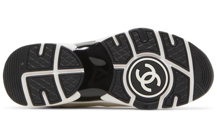Chanel Wmns Cc Logo Sneaker 'White Black' Women's купить в интернет-магазине Yoocart с быстрой доставкой по России.