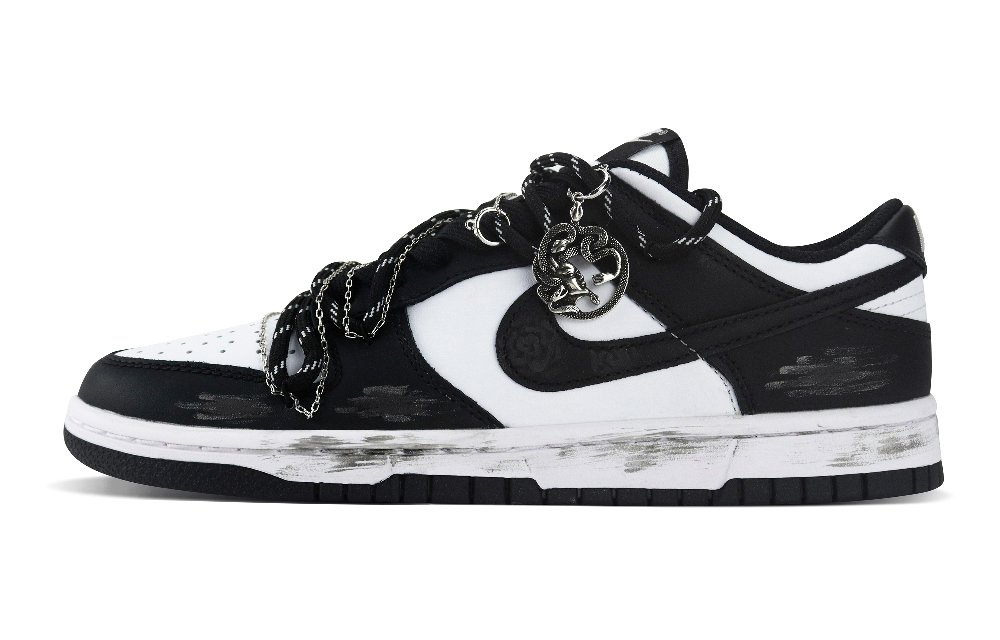 Nike Dunk Anti-Slip Wear-Resistant Low-Top Skateboard Shoes Women's Black White