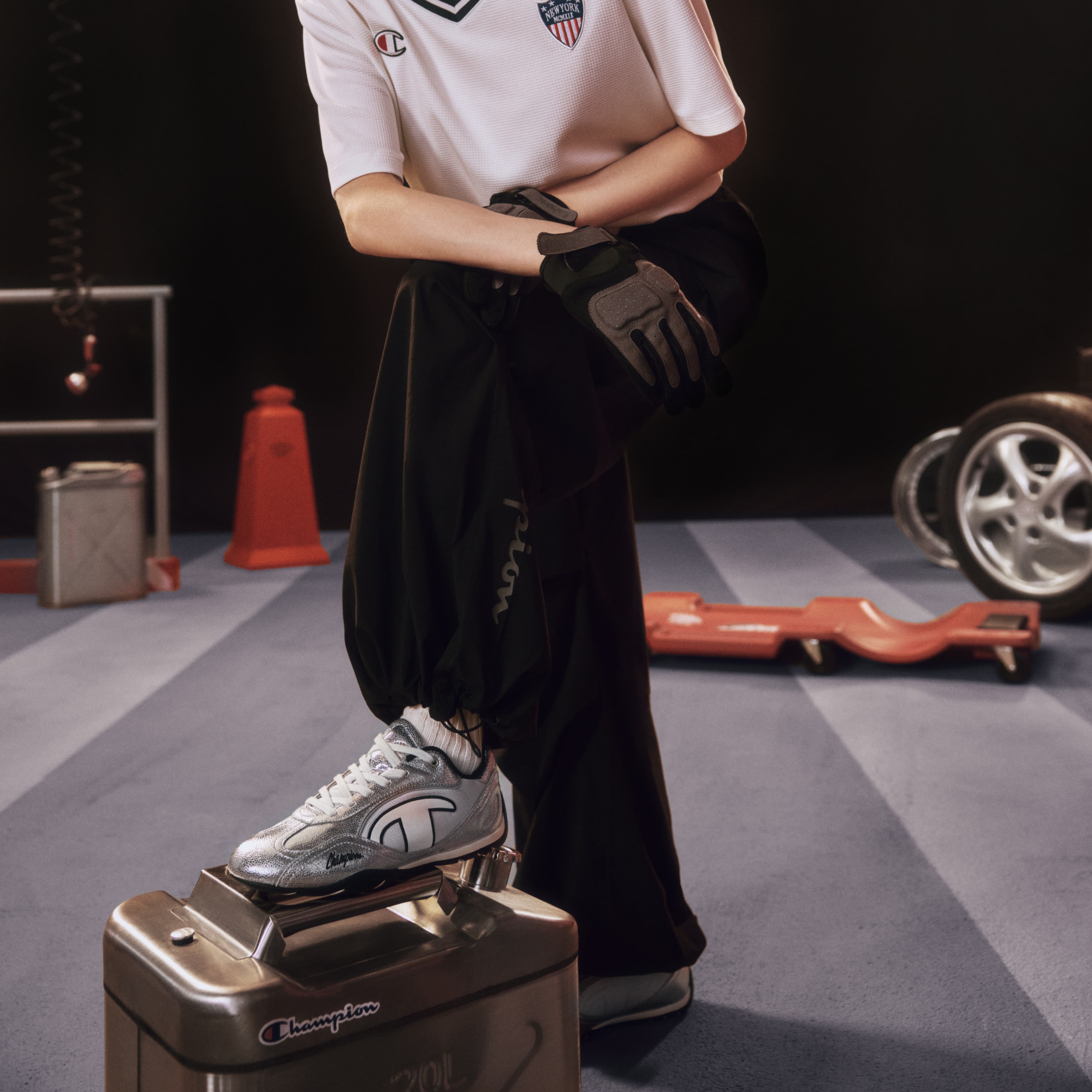 Champion Racing Shoes Support Low Top Casual Shoes Women's Silver White/Black купить в интернет-магазине Yoocart с быстрой доставкой по России.